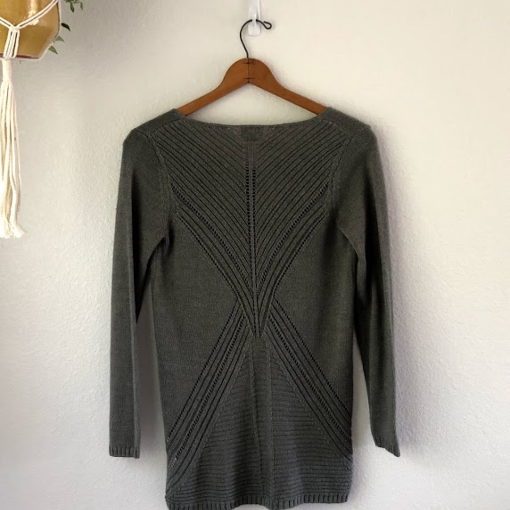 Sweater - Picture 2 of 5